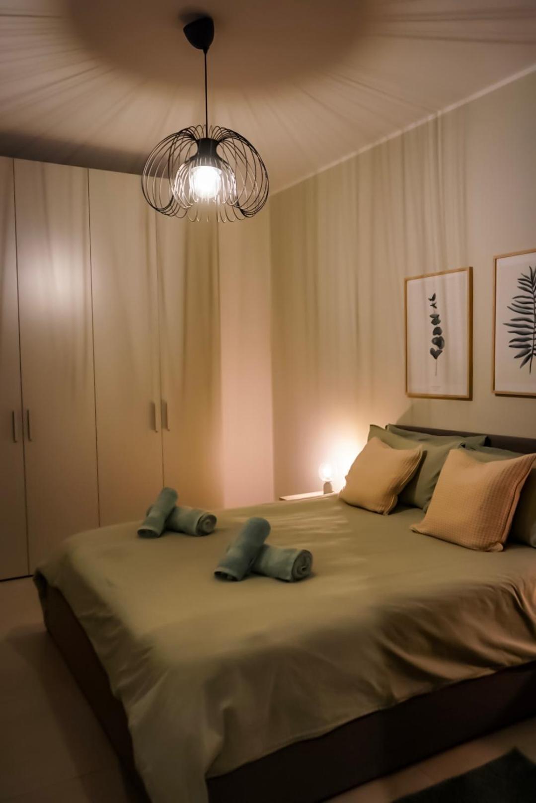 Lovely Holiday Home Next To Bus Terminus เซนต์พอลส์เบย์ ภายนอก รูปภาพ
